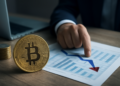 El Bitcoin cae por debajo de los 62.000 dólares: ¿Qué significa este desplome del 43% en el último año? 12 El Bitcoin cae por debajo de los 62.000 dólares: ¿Qué significa este desplome del 43% en el último año?