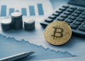 Bitcoin se estabiliza por debajo de los 64.000 dólares tras un sorprendente descenso del 16% en un mes.