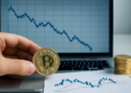 Bitcoin sufre un retroceso del 1.65% mientras las medias móviles apuntan a una tendencia a la baja. 10 Bitcoin sufre un retroceso del 1.65% mientras las medias móviles apuntan a una tendencia a la baja.