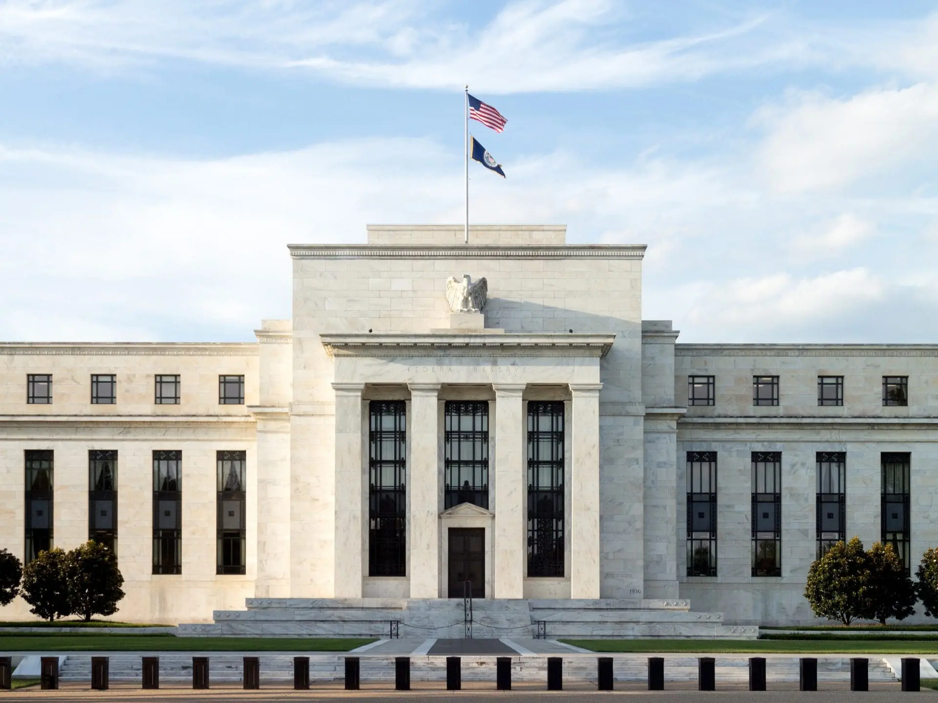 La apuesta de Kevin Warsh: ¿Debería la Fed sorprender más a Wall Street?