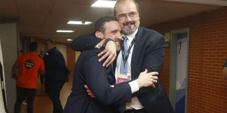 Francesc Solana asume el reto de liderar el Granca tras la salida de Willy Villar como director deportivo. 1 Francesc Solana asume el reto de liderar el Granca tras la salida de Willy Villar como director deportivo.
