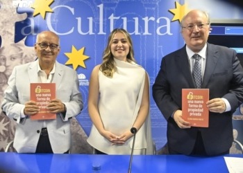 La intrigante revelación de Clara García sobre Bitcoin en su nuevo libro en Salamanca