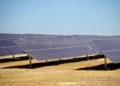 La sorprendente planta solar Renopool entre Badajoz y Solana empieza a generar energía con una impresionante capacidad de 330 MW. 8 La sorprendente planta solar Renopool entre Badajoz y Solana empieza a generar energía con una impresionante capacidad de 330 MW.