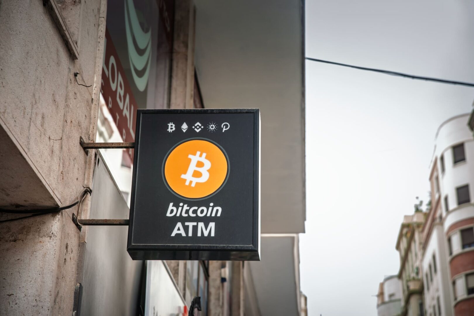 Dos estados de EE. UU. se plantean banear los cajeros automáticos de criptomonedas: ¿Qué hay detrás de esta medida?