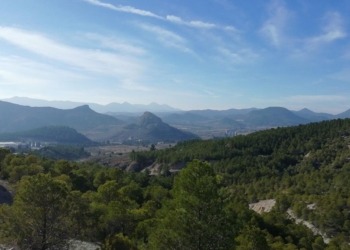 Una mujer en apuros: rescate espectacular tras una caída en un paraje de Vélez-Rubio.