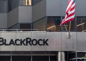 BlackRock lanza un ETF de bitcoin que promete ganancias a las instituciones, pero hay un detalle crucial que debes conocer.