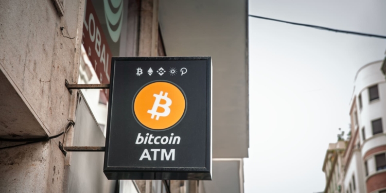Prohibición a la vista: dos estados de EE. UU. buscan eliminar los cajeros automáticos de criptomonedas.