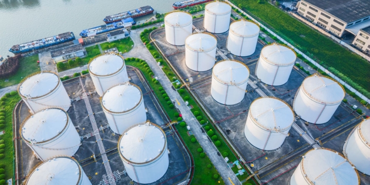 Del apagón energético al inesperado exceso de petróleo: ¿qué está pasando en el mercado petrolero?