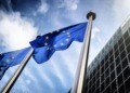 ¿Está Europa quedándose atrás en la pugna económica contra EE.UU. y China? Un economista lanza la alarma.