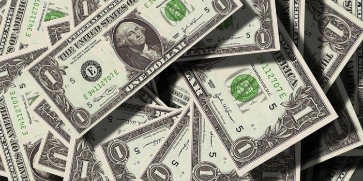 La amenaza inminente para Bitcoin: ¿Está el Índice del Dólar a punto de dar un giro decisivo?