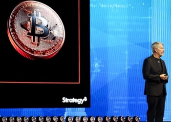 Bitcoin se desliza hacia los 60.000 dólares: ¿Qué amenaza las criptomonedas y las tasas de interés?