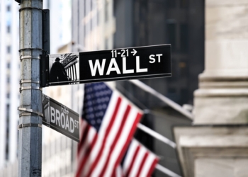 Wall Street inicia la jornada en rojo: la inflación se convierte en el centro de atención.