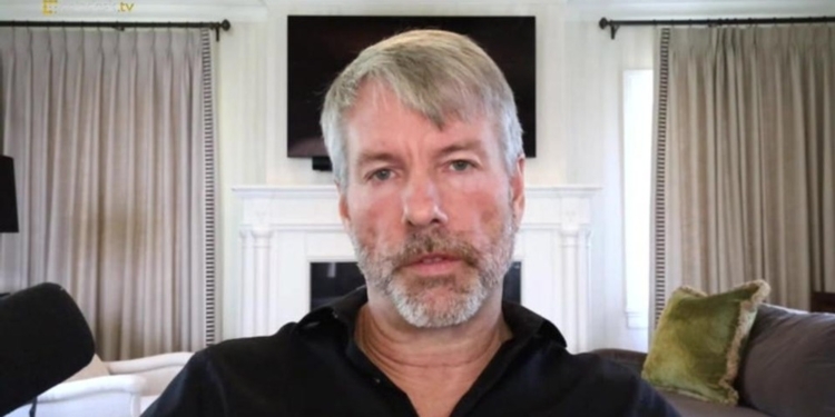 Michael Saylor impulsa a MSTR: Un salto en sus reservas de BTC y efectivo que sorprende a todos