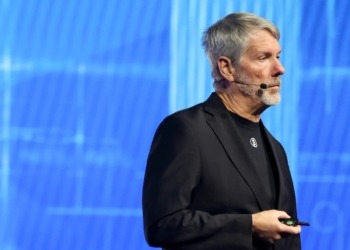 Michael Saylor invierte 34,9 millones de dólares en bitcoin utilizando acciones ordinarias: ¿qué significa esto para el futuro de las criptomonedas? 4 Michael Saylor invierte 34,9 millones de dólares en bitcoin utilizando acciones ordinarias: ¿qué significa esto para el futuro de las criptomonedas?