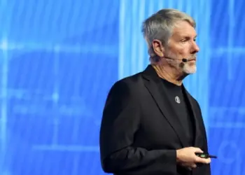 Michael Saylor invierte 34,9 millones de dólares en bitcoin utilizando acciones ordinarias: ¿qué significa esto para el futuro de las criptomonedas? 7 Michael Saylor invierte 34,9 millones de dólares en bitcoin utilizando acciones ordinarias: ¿qué significa esto para el futuro de las criptomonedas?