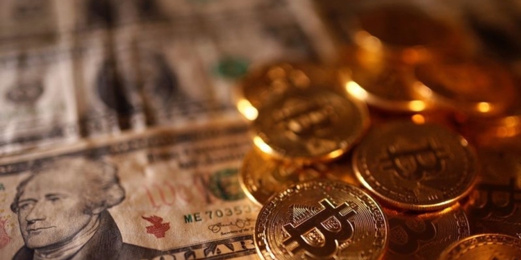 Operadores de Bitcoin se preparan para alcanzar los 55.000 USD en medio de inquietudes sobre la estrategia del mercado