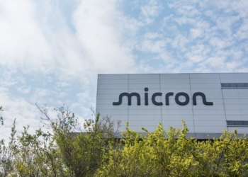 Micron desplaza a Meta y pone el ojo en Tesla: ¿qué significa para el futuro de la tecnología?