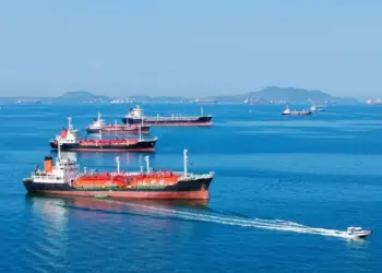 Omán lanza una advertencia: ¿se avecina un peaje para los barcos en Ormuz?