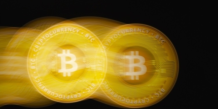 Oro y bitcoins: ¿pueden estos activos deslumbrar como refugio seguro en tiempos de incertidumbre?