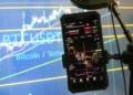 El Bitcoin se hunde: cayó por debajo de los 60.000 dólares y pierde más de la mitad de su valor desde su pico histórico.