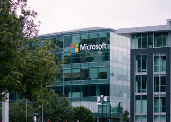 Microsoft sufre la mayor caída de su historia bursátil: más de 530.000 millones de dólares en juego desde 2008.