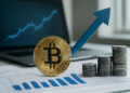 Bitcoin se eleva de nuevo hacia los 64.000 dólares tras sacudidas por la IA y la incertidumbre regulatoria. 10 Bitcoin se eleva de nuevo hacia los 64.000 dólares tras sacudidas por la IA y la incertidumbre regulatoria.
