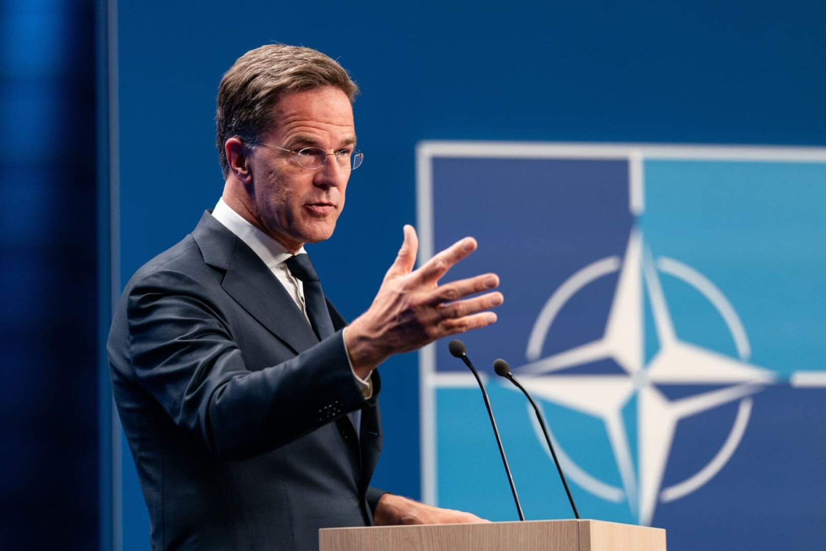 Las estrategias de Rutte para mantener a Trump en la OTAN: ¿un desafío diplomático?