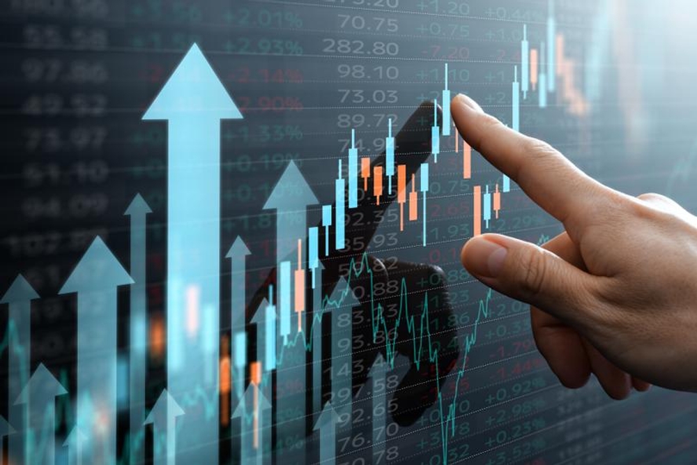 Ether marca el rumbo en el mundo cripto, mientras Bitcoin se aferra a los 63,000 dólares. 1 Ether marca el rumbo en el mundo cripto, mientras Bitcoin se aferra a los 63,000 dólares.