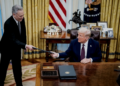 Trump busca crear una reserva de Bitcoin, pero las tensiones en su Gobierno ponen obstáculos al proyecto.