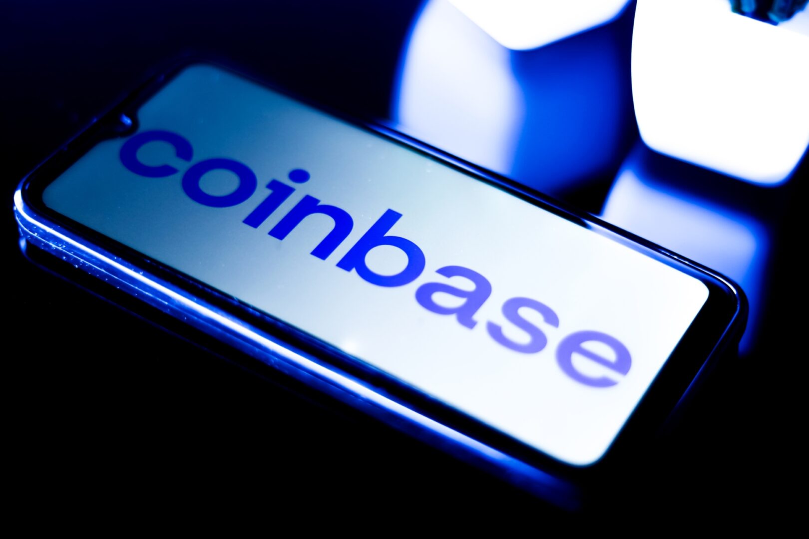Coinbase obtiene el visto bueno del regulador británico para su expansión en el mercado europeo.