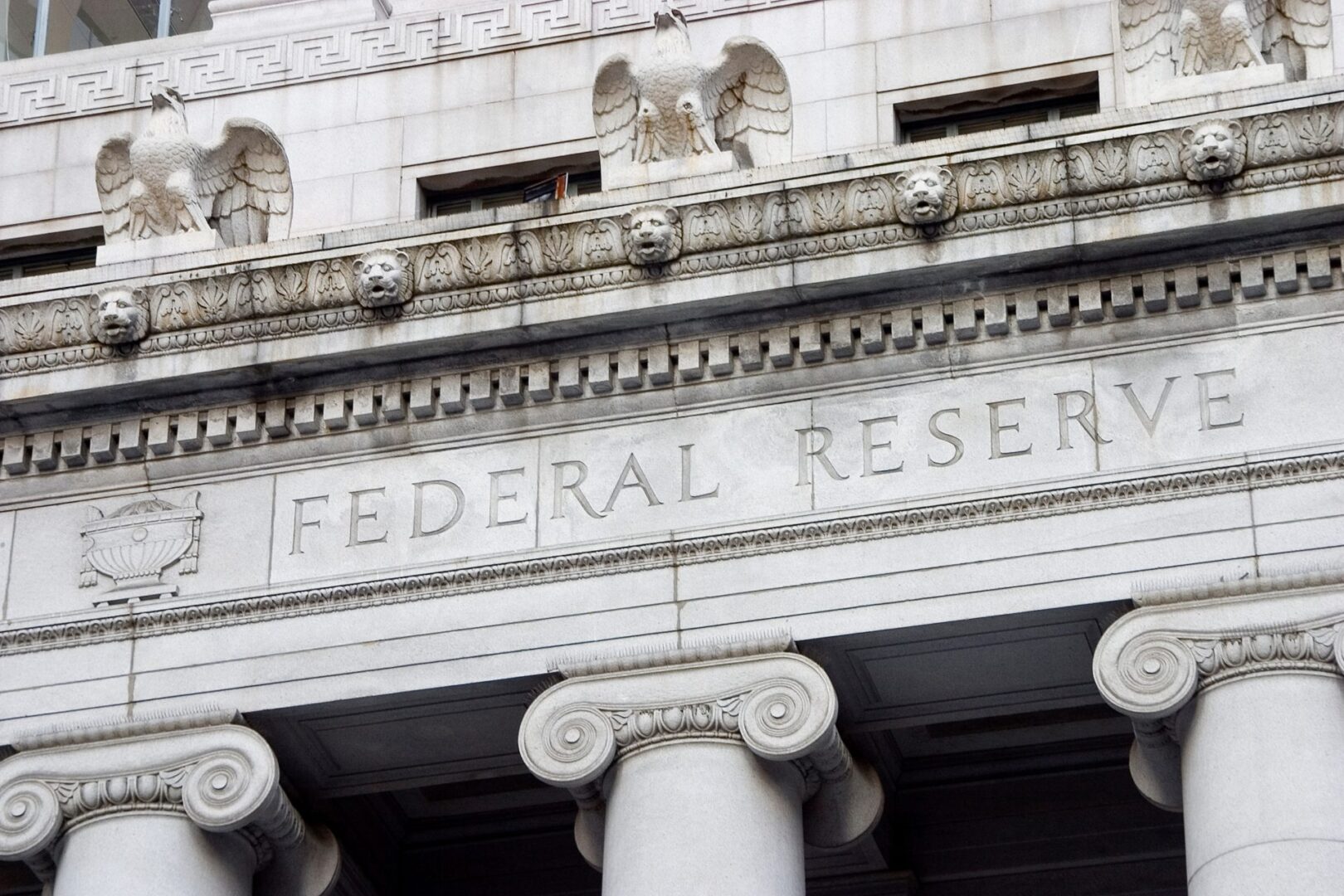 La Fed advierte: ¿Puede la inteligencia artificial ser el nuevo motor de la inflación?