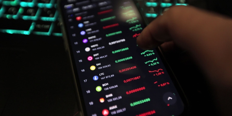 Bitcoin estancado mientras Arbitrum se dispara un 14% tras su alianza con Robinhood.