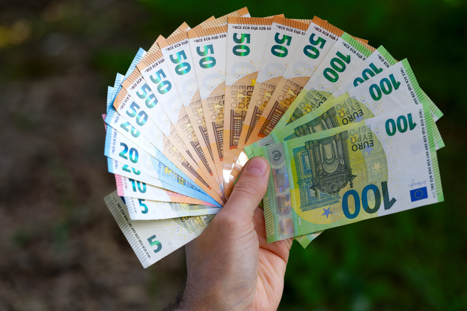 ¿Qué factores están debilitando al euro según Rabobank?