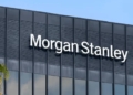 Morgan Stanley se lanza a la conquista del mercado de ETF de Ethereum y Solana ante una feroz batalla de comisiones.