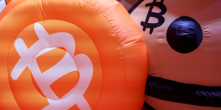 El impacto del petróleo en el desplome de Bitcoin tras los ataques de EE.UU. a Irán