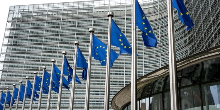 Europa se prepara para regular a las stablecoins estadounidenses con la llegada de MiCA 2.0: ¿qué impacto tendrá? 1 Europa se prepara para regular a las stablecoins estadounidenses con la llegada de MiCA 2.0: ¿qué impacto tendrá?
