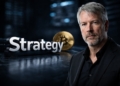 Strategy refuerza su posición manteniendo todas sus reservas de Bitcoin y suma 450 millones en liquidez.
