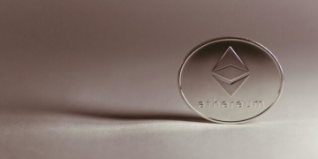 Las ballenas de Ethereum sacan partido y se lanzan a comprar