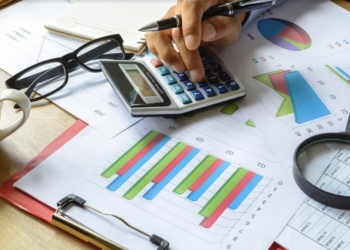 Descubre las oportunidades de inversión: Bankinter, CaixaBank, Cellnex, Naturgy, oro, Talgo y bitcoin al análisis.
