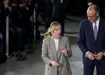 La caída de Orbán y el desafío de Meloni: ¿el complicado rumbo de Trump hacia Europa?