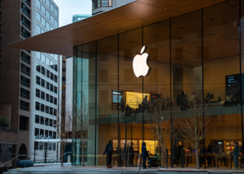 Apple sorprende con resultados financieros, pero el mercado reacciona a la baja en sus acciones. 4 Apple sorprende con resultados financieros, pero el mercado reacciona a la baja en sus acciones.