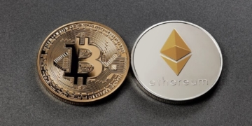¿Pueden Bitcoin y Ethereum estar a punto de caer a 60.000 y 1.686 dólares? Descubre las señales alarmantes.