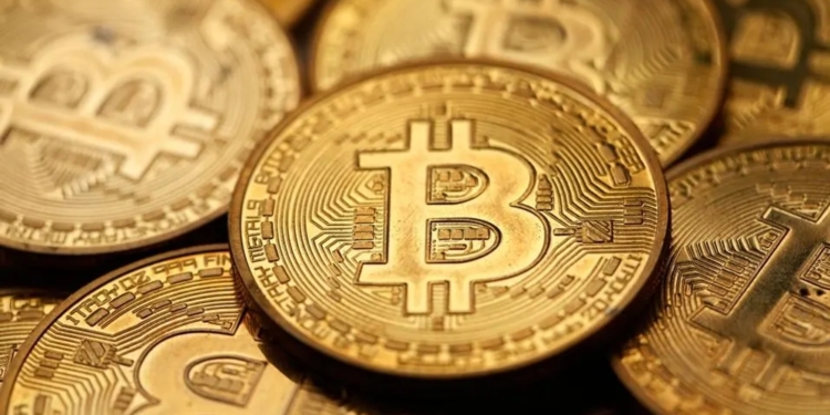 Bitcoin se desploma a mínimos semanales tras el sorprendente anuncio de Strategy