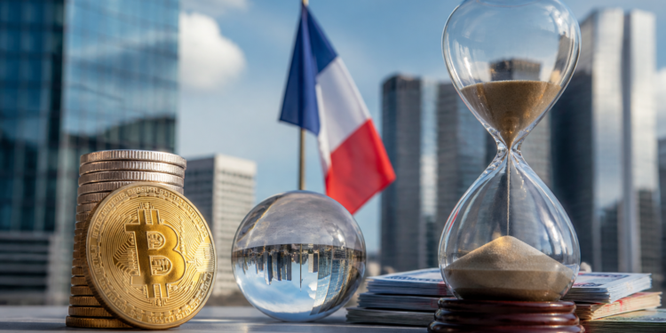 Fitch podría esperar a 2027 para endurecer su postura sobre Francia