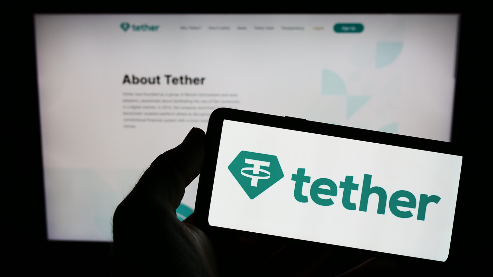 Tether obtiene 1.500 millones en ganancias, pero su reserva financiera se desploma a la mitad.