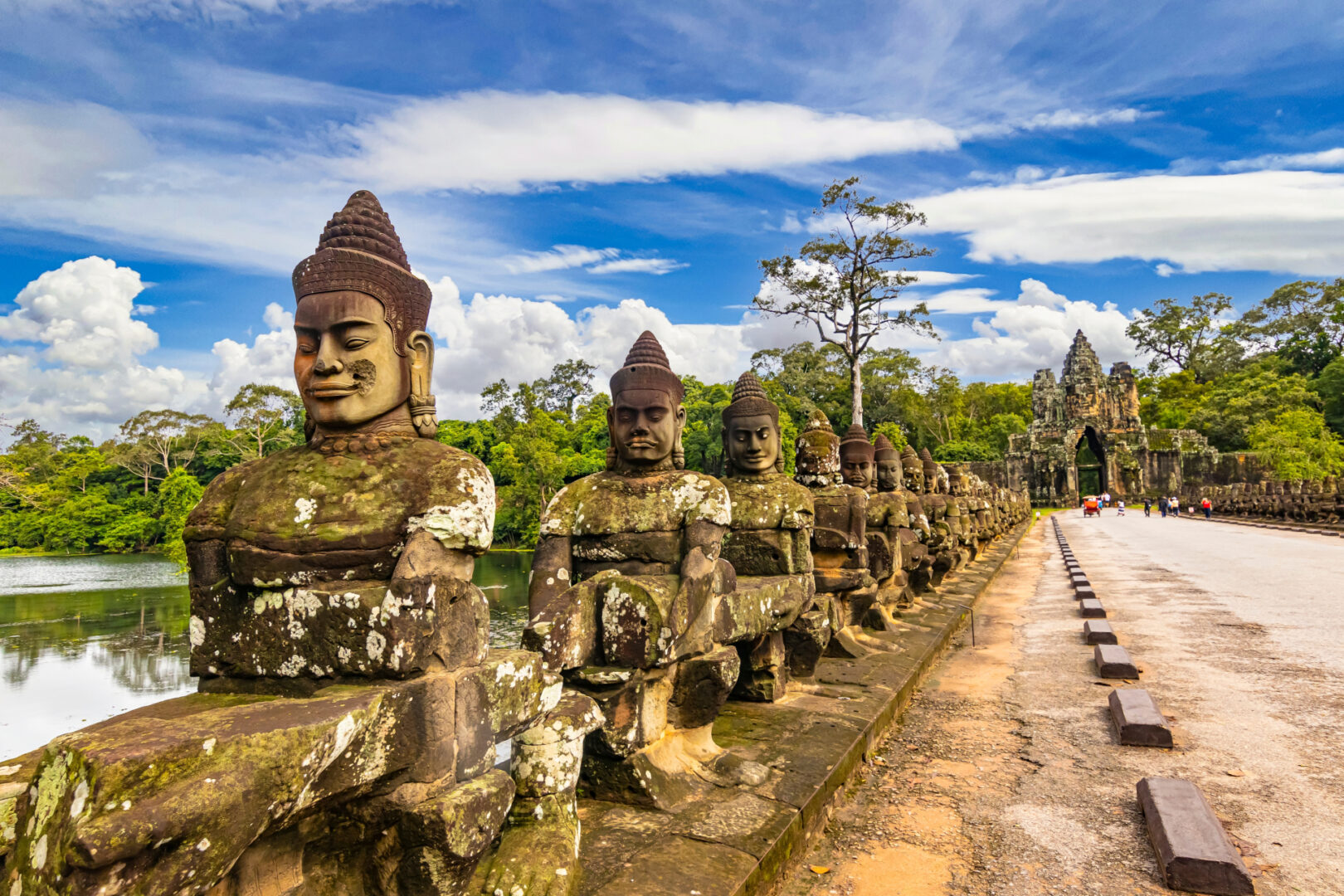 El misterioso destino de los tesoros perdidos de Camboya en museos del mundo