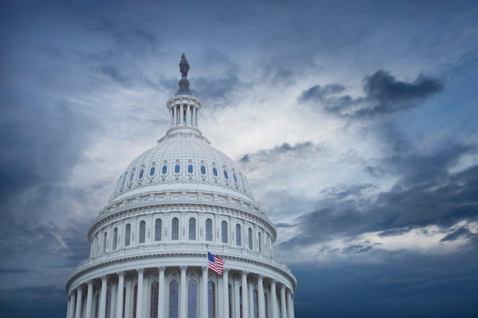 Bernstein alerta sobre el futuro de las criptomonedas: ¿un naufragio inminente si no prospera la CLARITY Act?