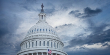 Bernstein alerta sobre el futuro de las criptomonedas: ¿un naufragio inminente si no prospera la CLARITY Act?