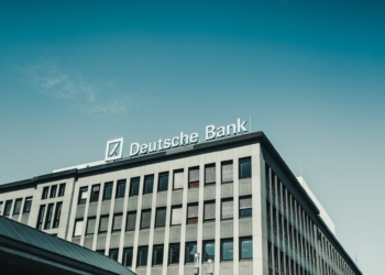 Deutsche Bank sorprende al alza con su nueva proyección para el S&P 500 tras resultados impresionantes. 5 Deutsche Bank sorprende al alza con su nueva proyección para el S&P 500 tras resultados impresionantes.
