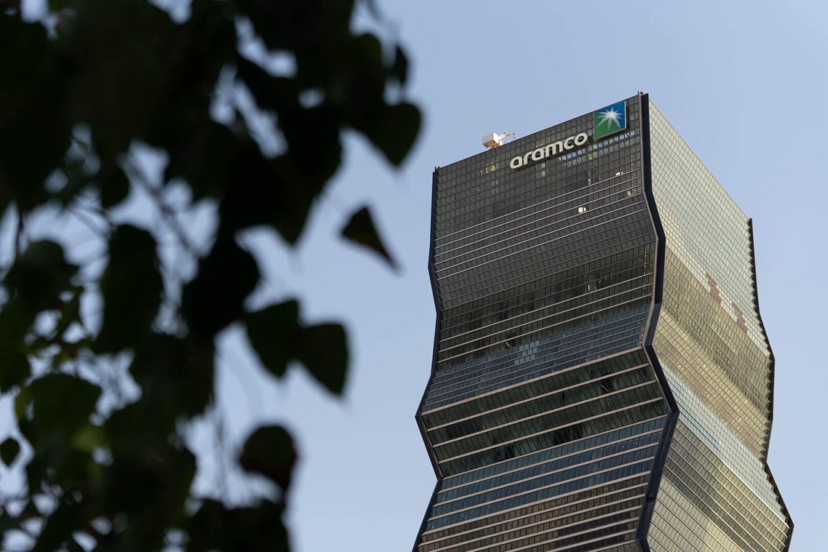 Aramco se dispara un 33% en ganancias gracias al conflicto entre EE UU e Irán